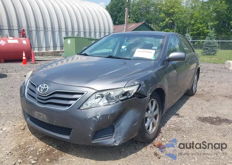 2011 Toyota Camry Le z USA, uszkodzony, nr VIN 4T1BF3EK8BU660667